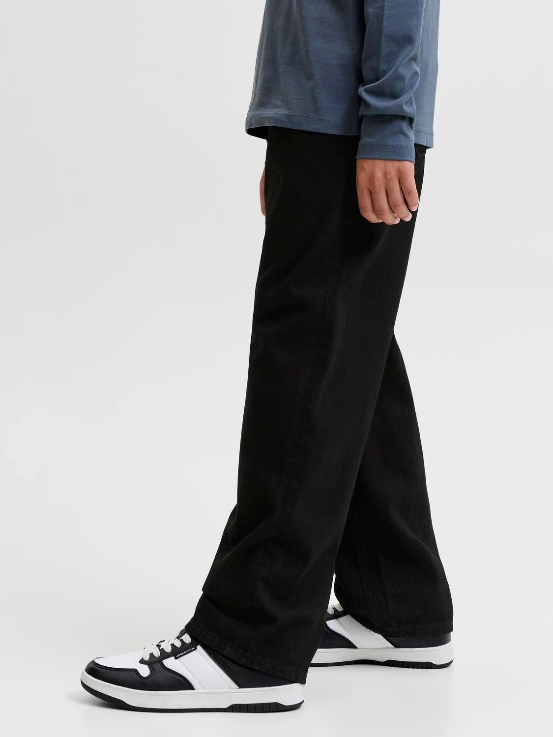model_shot-detail